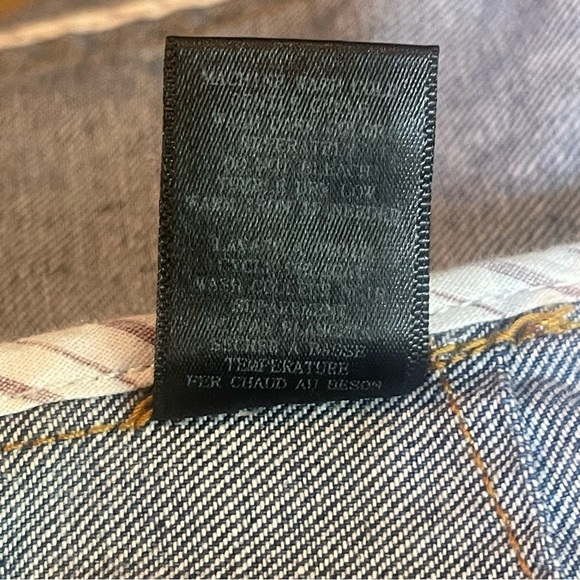 WHITE CROW Distressed Jean Jacket Stitching Detail at Pockets Small - Picture 5 of 10